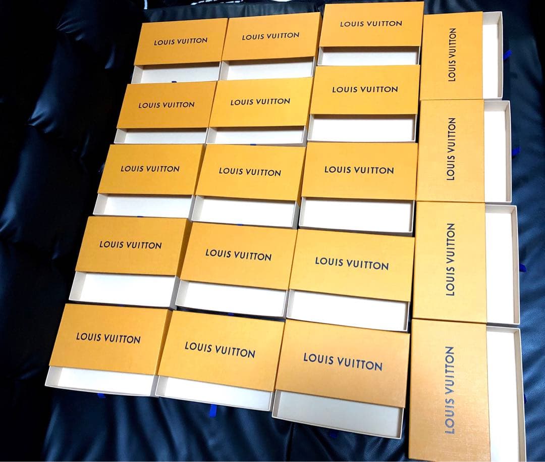 最終価格　ルイヴィトン　財布空箱、小物空箱、保存袋、リボン等　32