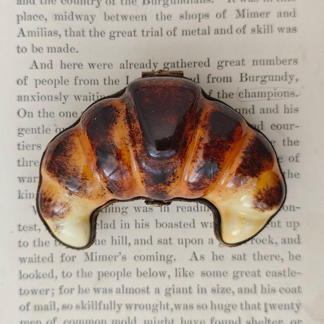 リモージュボックス　クロワッサン　フランス製　ミニチュア　小物入れボンボニエール