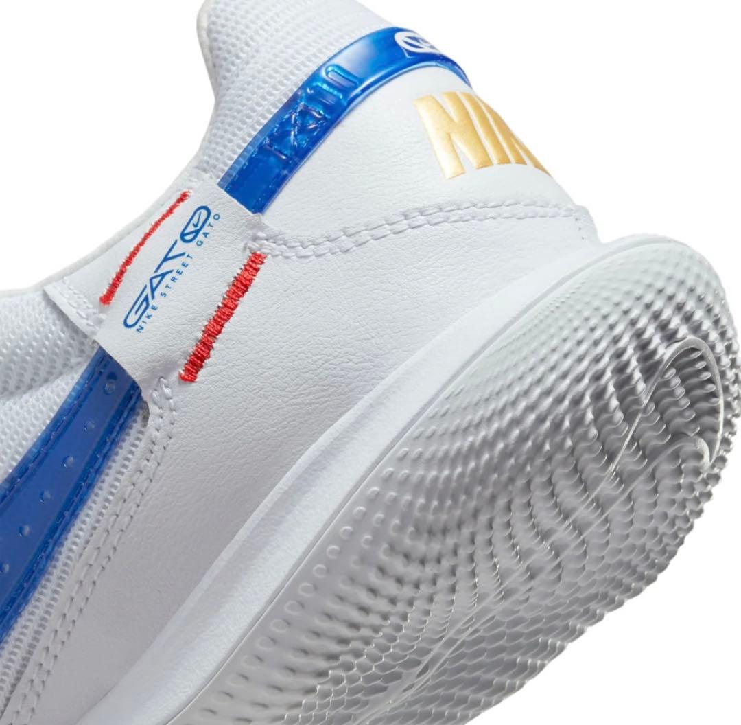 暮らしNike GATO フットサルシューズ ホワイト/ブルー26.5cm