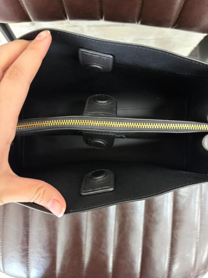 COACH ブラウンロゴショルダーバッグ