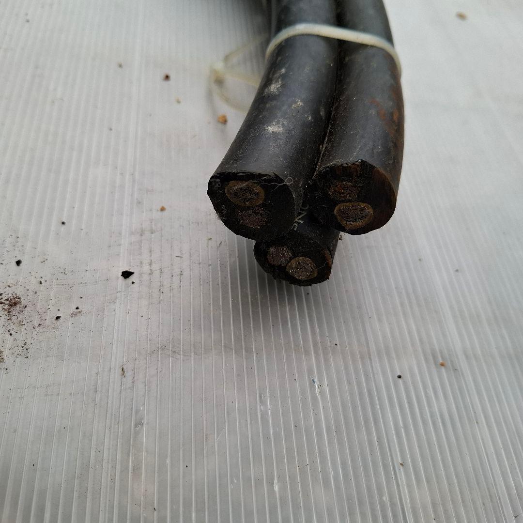 トレーラーのウイングの電源ケーブル3個セット