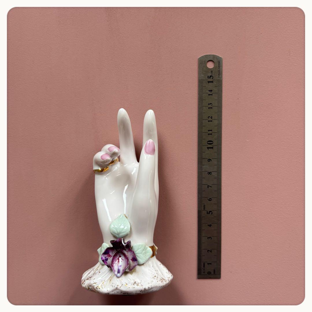 やもぬページ　ヴィンテージ　レフトン　ハンドモチーフ　リングホルダー