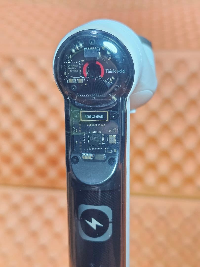 スマホアクセサリー insta 360 flow