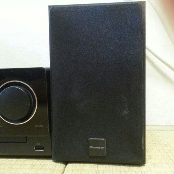 リモコン付きコンポです iPodがさせます