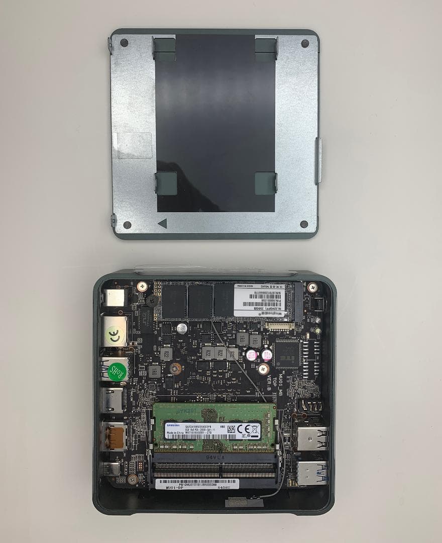 【新品】高速ミニPC Intel Core i5-8265U/8GB DDR4