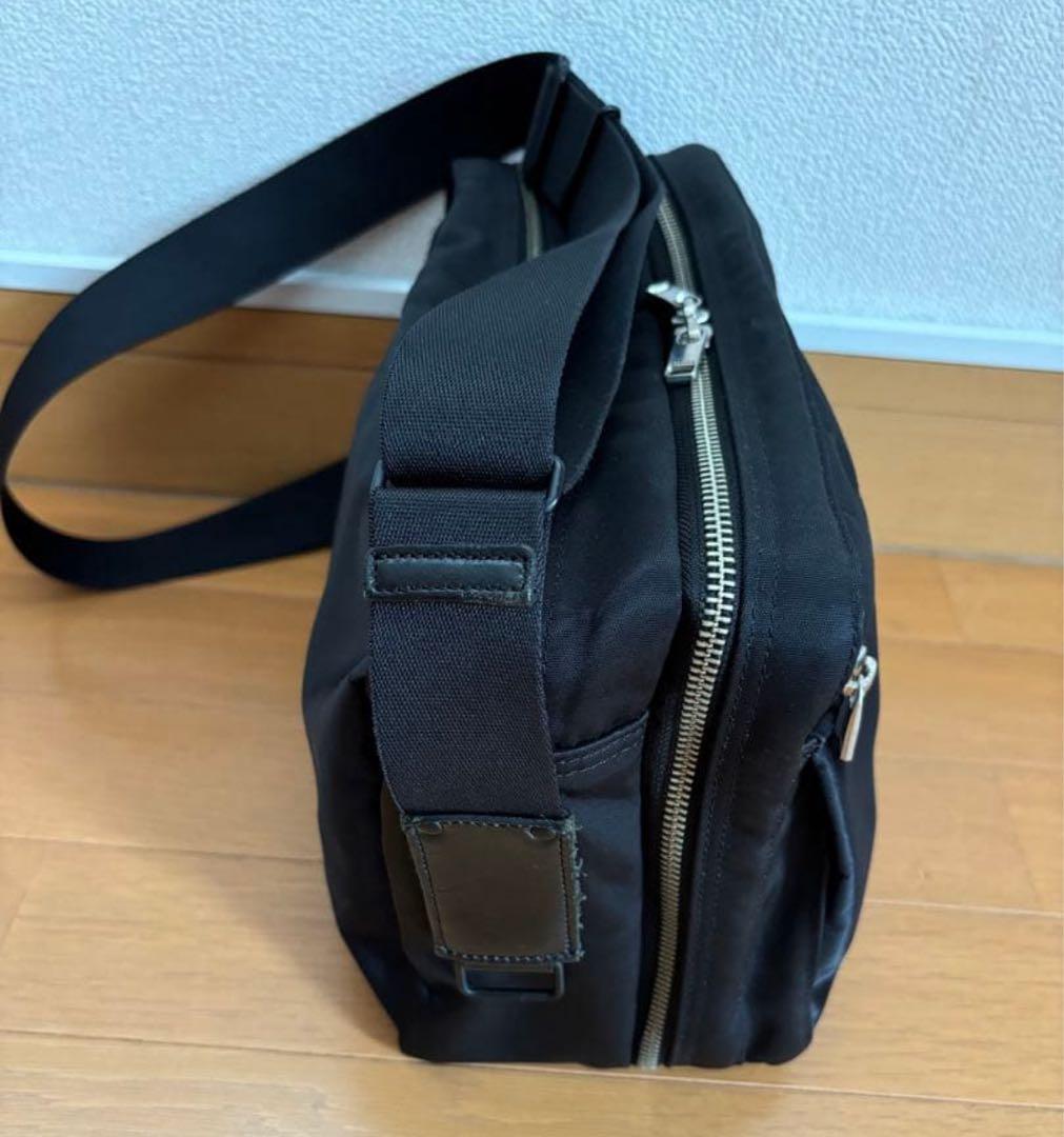 レオ様 ポーター PORTER LIFT リフト ショルダーバッグ ／ブラック