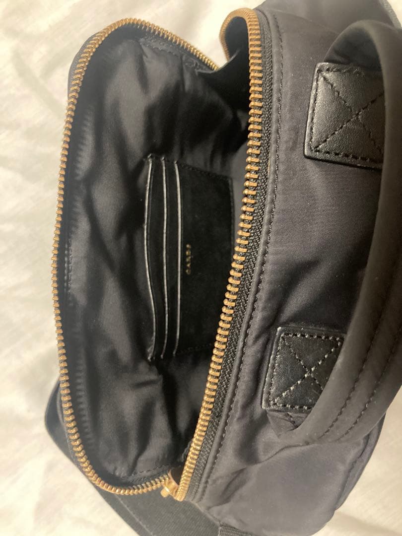 【ひな】Anya Hindmarch クロスボディ 黒 ショルダー バッグ