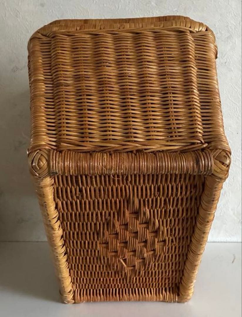 昭和レトロ　籐製 収納バスケット 編み込みデザイン
