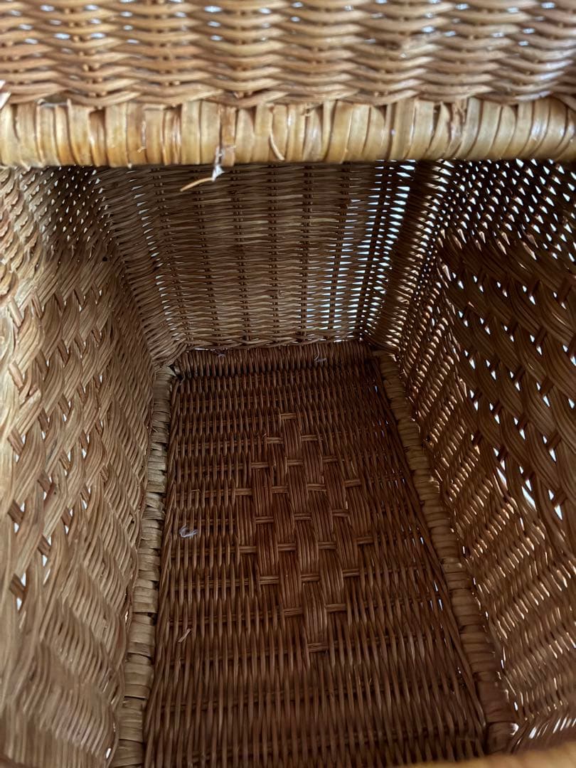 昭和レトロ　籐製 収納バスケット 編み込みデザイン