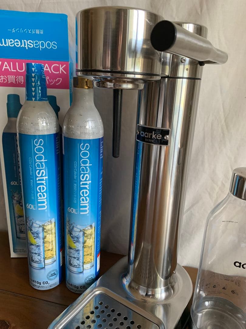 Aarke 炭酸水メーカー + SodaStream 専用ガスシリンダー付き