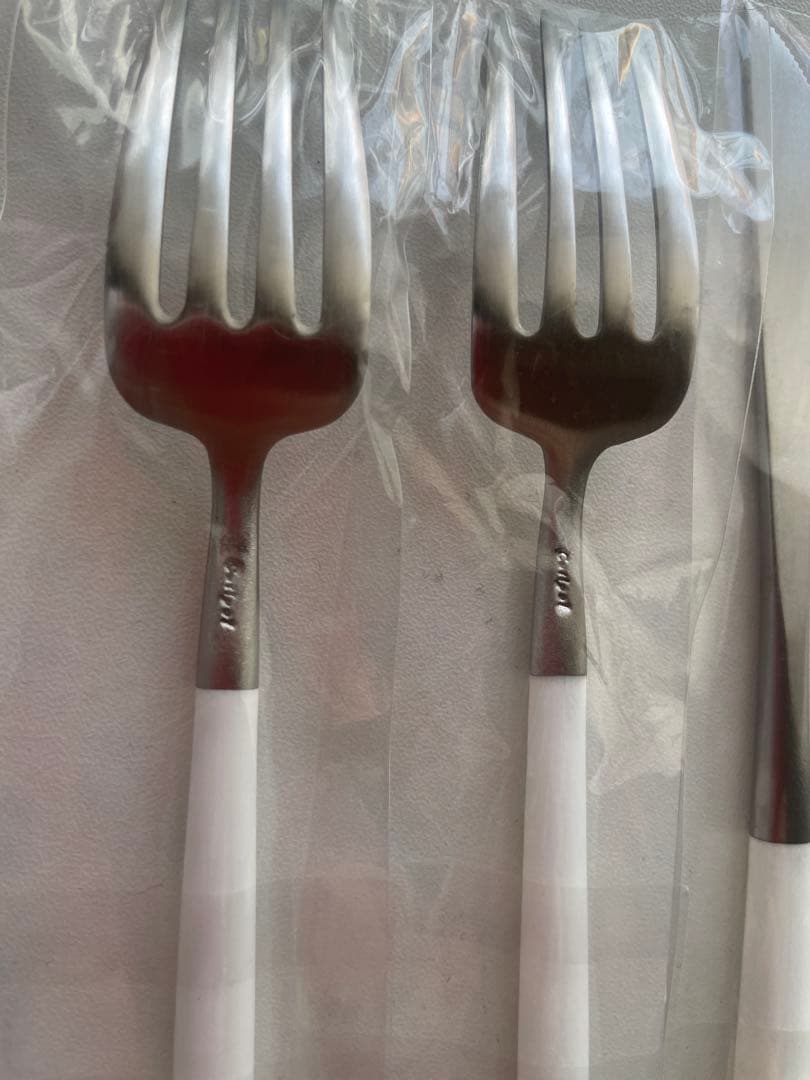 新品Cutipol カトラリーGOA WHITE x SILVER