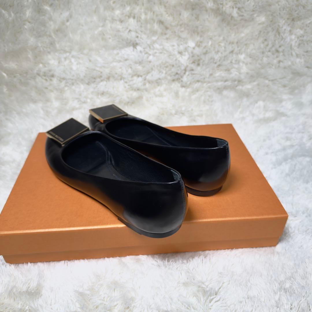 【美品】ルイヴィトン36フラットシューズ パンプス ロゴプレート 黒 金