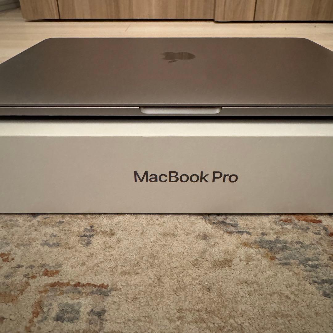 Apple MacBook Pro 2020 13インチ