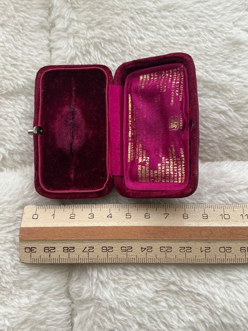 アンティークジュエリーボックス深紅のベルベットケース