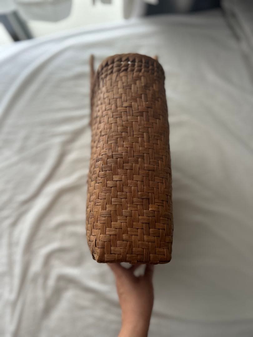 山葡萄　ブラウン かごバッグ 天然素材 編み込みデザイン