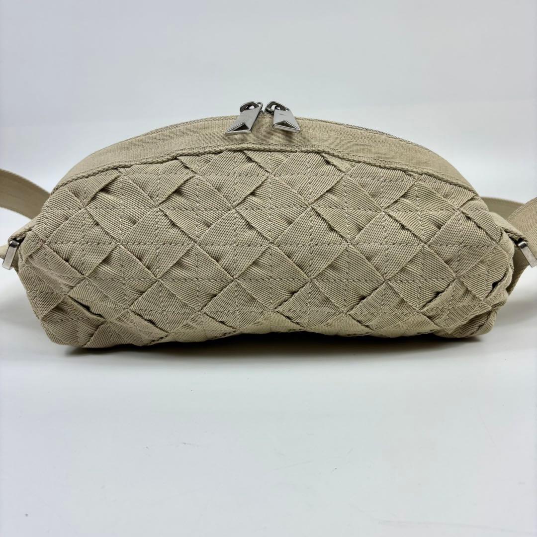 ボッテガヴェネタ ボディバッグ ウェビングワン アイボリー イントレ