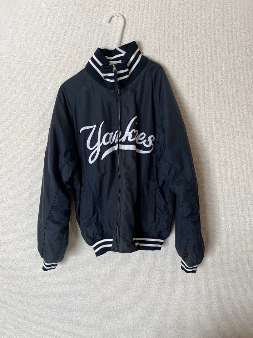 Yankees majesticベースボールジャケット　Lサイズ