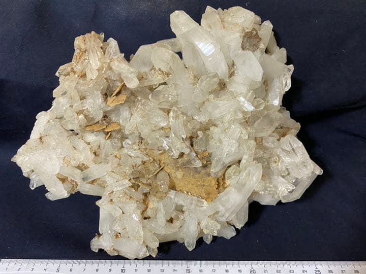 ヒマラヤンクォーツ　クラスター　1.6kg