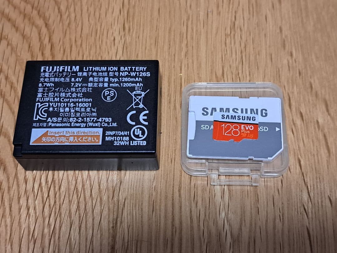 FUJIFILM X-S10 ボディ 予備バッテリー＆メモリーカード付き