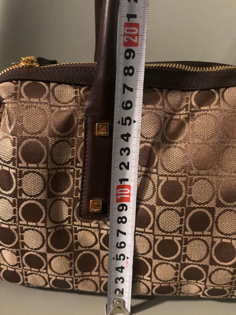 サルヴァトーレフェラガモ ガンチーニ柄 ハンドバッグ