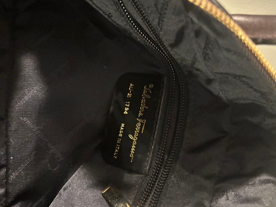 サルヴァトーレフェラガモ ガンチーニ柄 ハンドバッグ