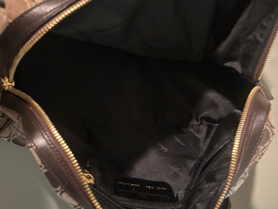 サルヴァトーレフェラガモ ガンチーニ柄 ハンドバッグ