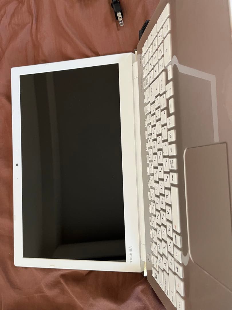 【ほぼ新品】P1T4KPBG [サテンゴールド] dynabook T4 格安