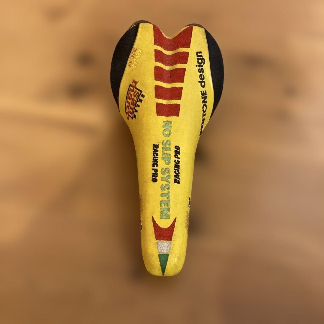 BERTONE design Racing Pro サドル