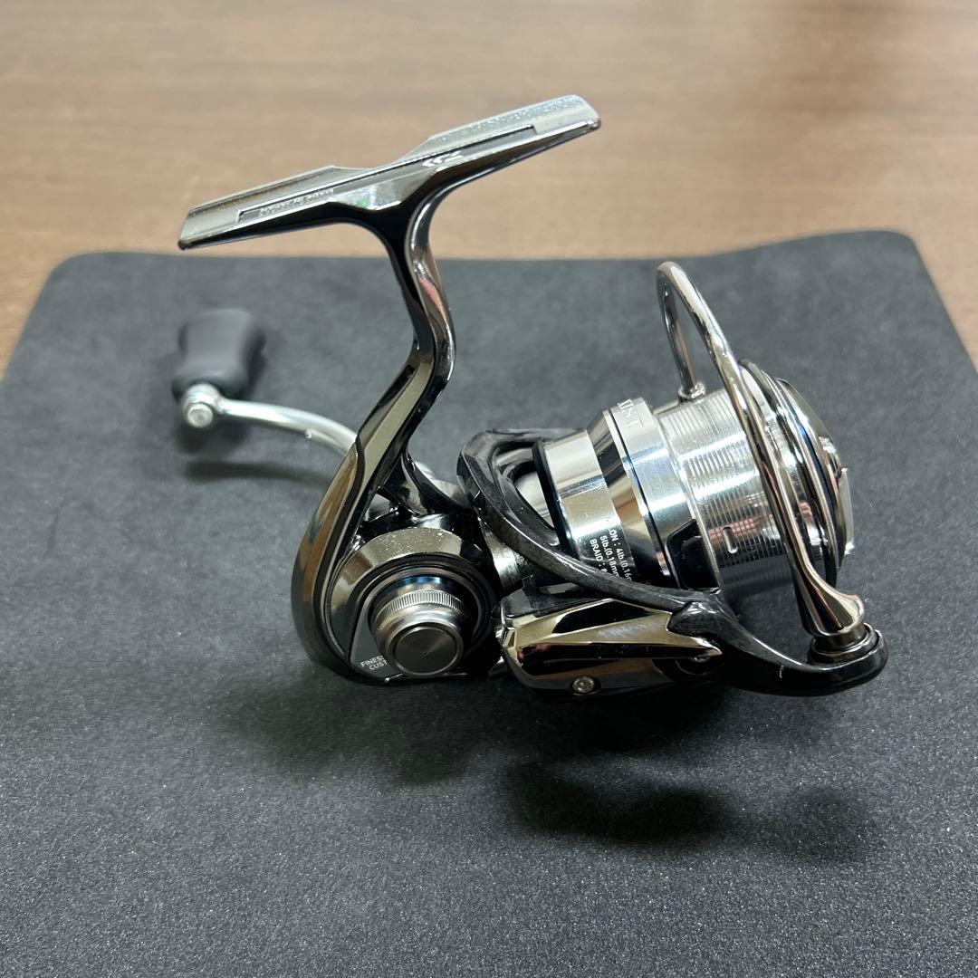 ダイワ18イグジストFC LT2500S-C 未使用品