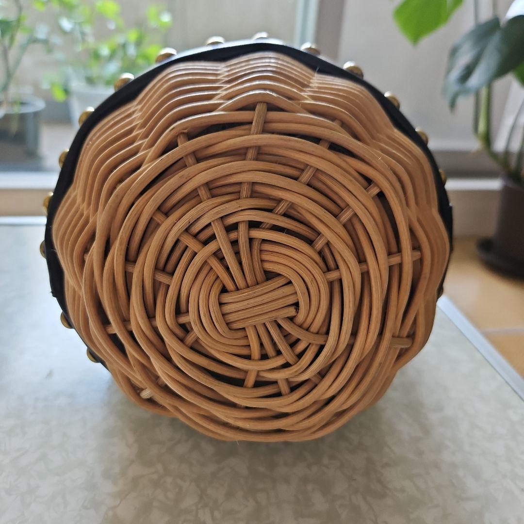 美品 ribbon b レザー 籐 スタッズかごバッグ warang wayan