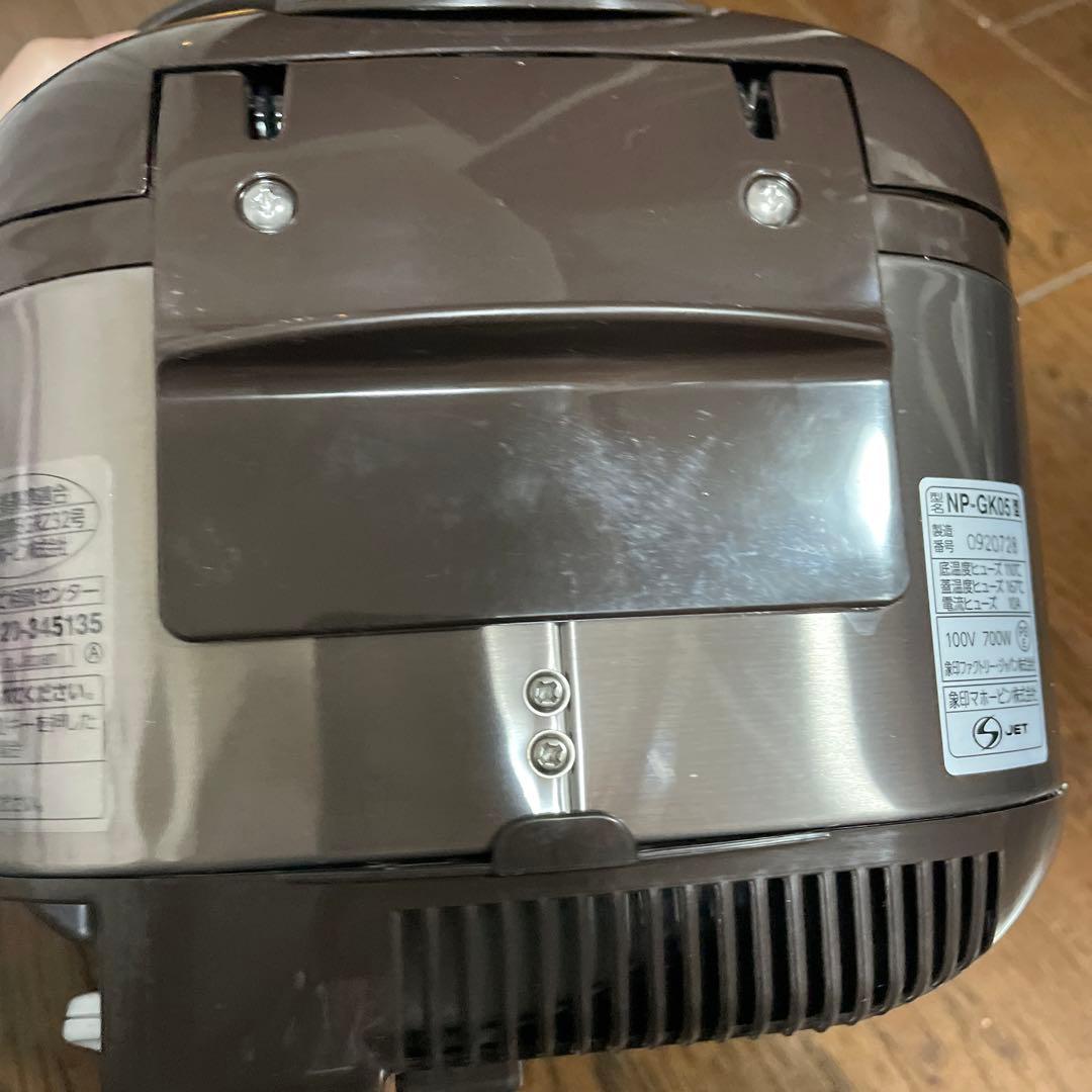 ZOJIRUSHI NP-GK05 炊飯器　『極炊き』