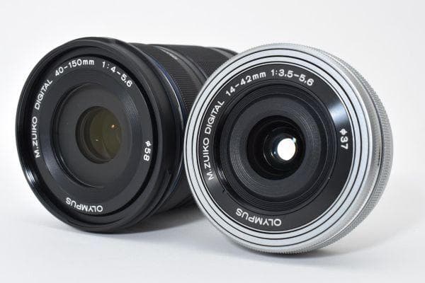 【ほぼ新品】OLYMPUS OM-D E-M10 III ダブルズームキット