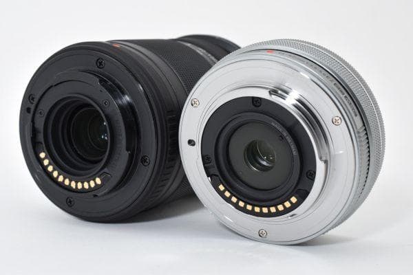 【ほぼ新品】OLYMPUS OM-D E-M10 III ダブルズームキット