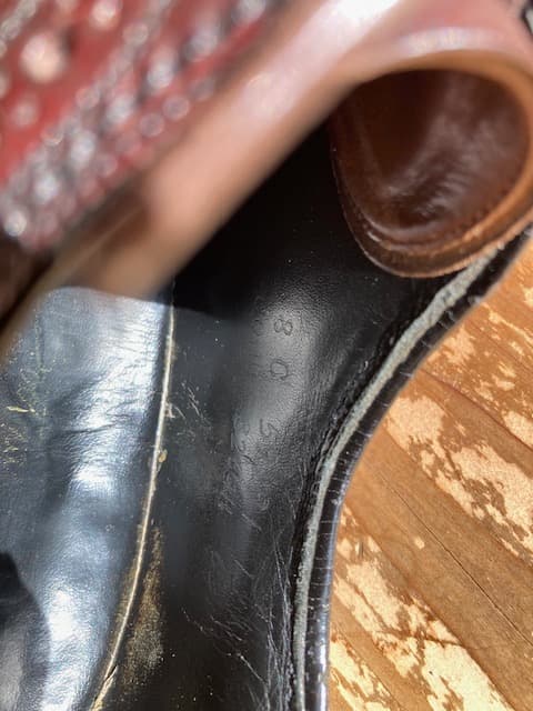 ★★ 　レザー ウィングチップ（コードバン）フローシャイム？★