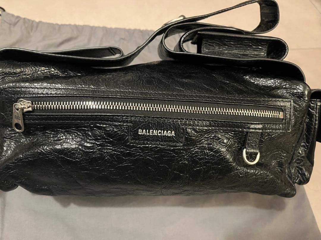 バッグ BALENCIAGA superbusy small sling bag