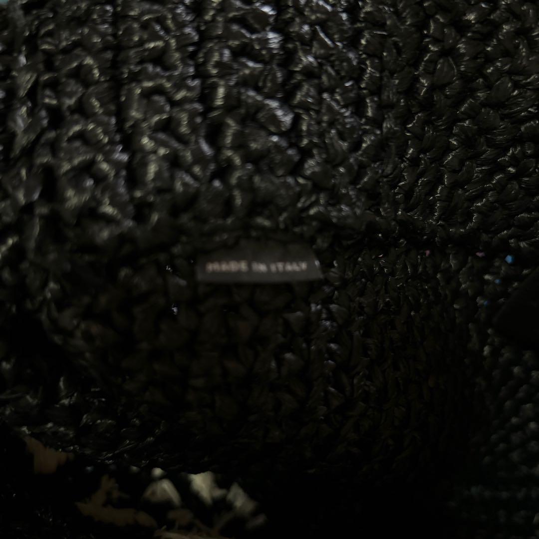 プラダ　クロシェ　スモールバッグ　持ち手に擦れや使用感あり