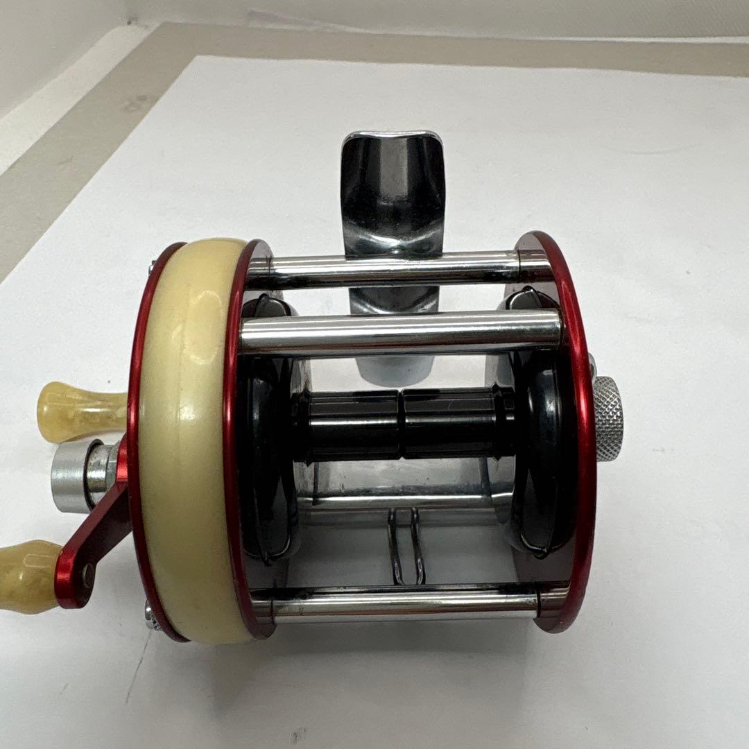 ABU 1750 A ベイトリール