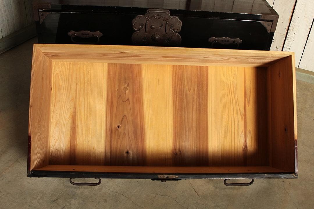 綺麗な時代庄内箪笥　抽斗2段