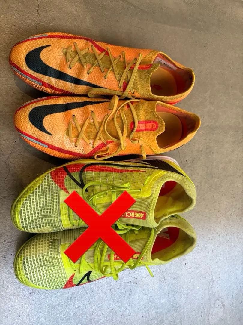 サッカースパイク フットサルシューズ