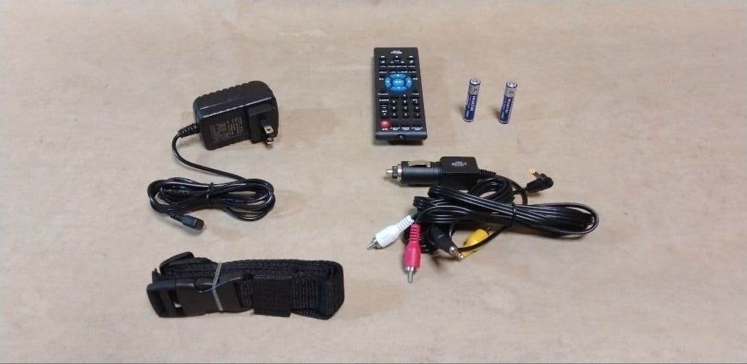 Wizz 10.1インチポータブルDVDプレーヤー WPD-S1001P