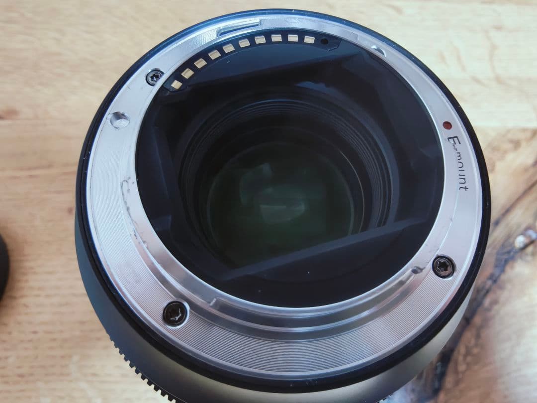 SIRUI 85mm F1.4 Eマウント用【ブラックミスト・UVフィルター付】