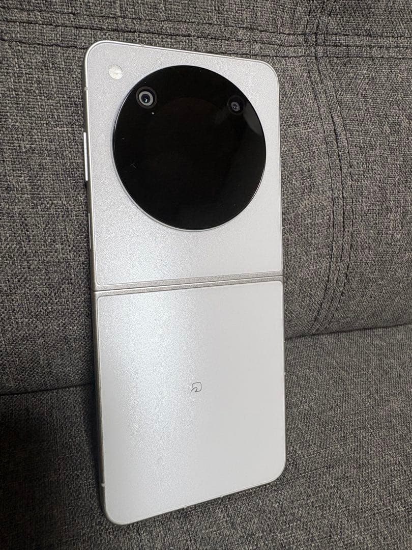 【美品】Y!mobile ZTE Libero Flip A304ZTホワイト