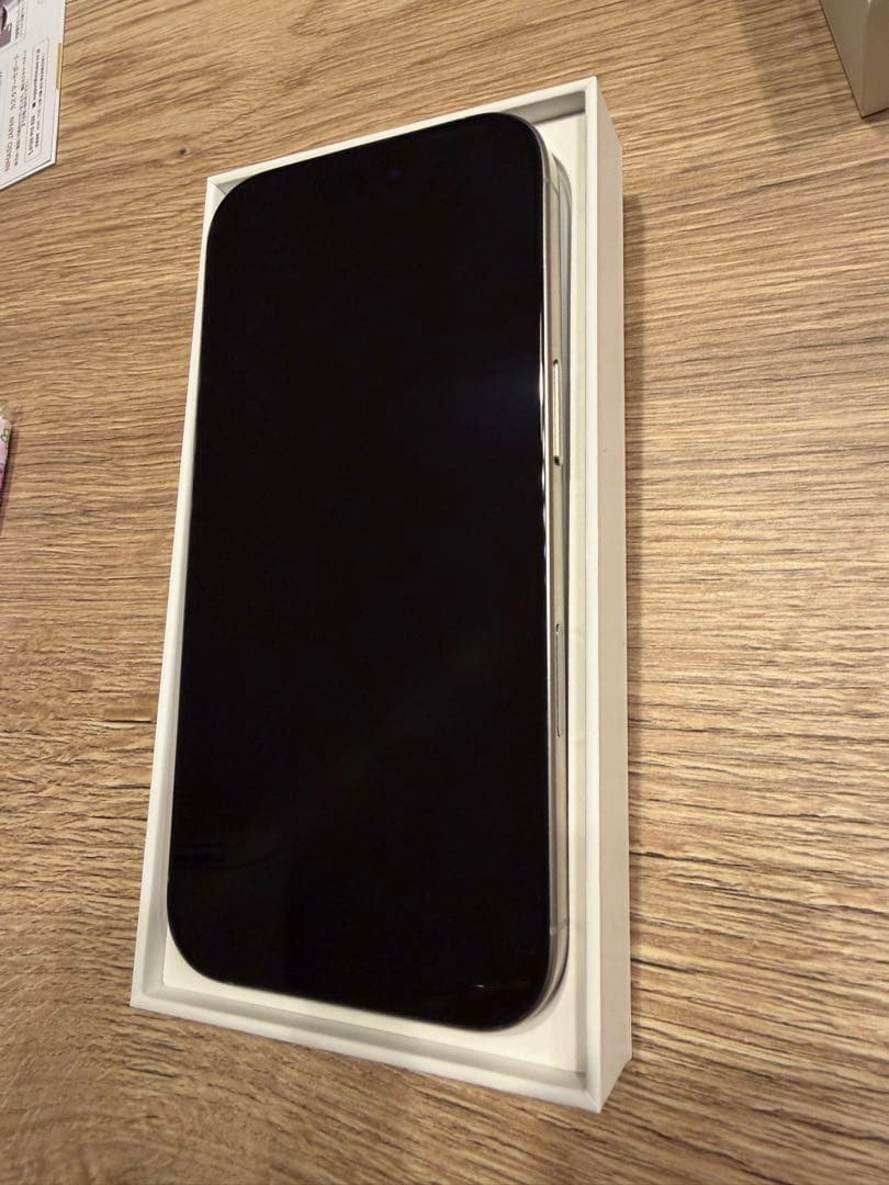 即日発送iphone 16 pro 512 gb ナチュラルチタニウム