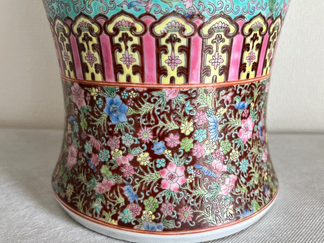 【海】粉彩 乾隆年製 満面手絵 開窓 人物庭園図 特大花瓶 70年代 中国美術品