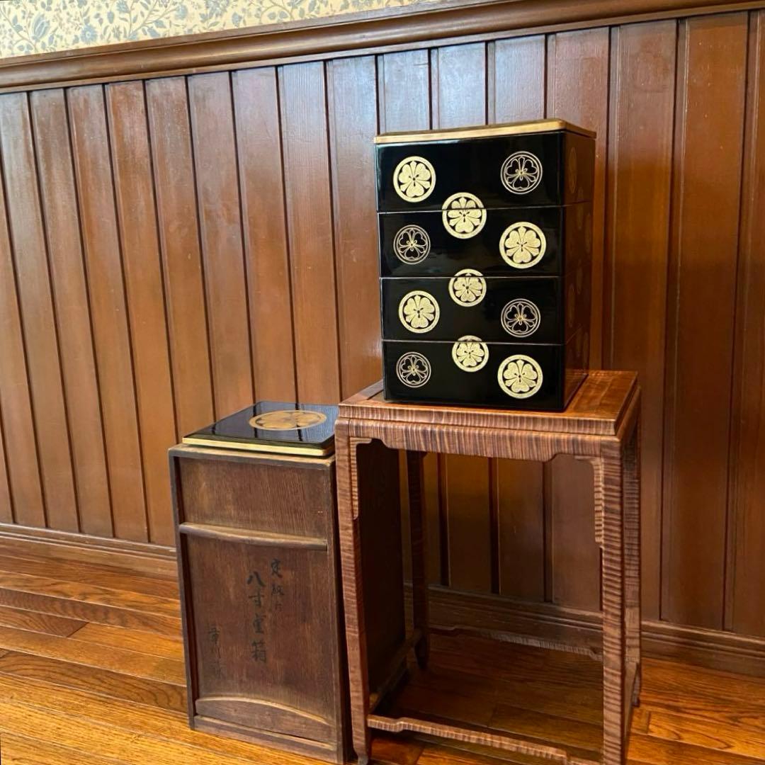 輪島塗　四段重箱　定紋八寸重箱　点彫り沈金　共箱付