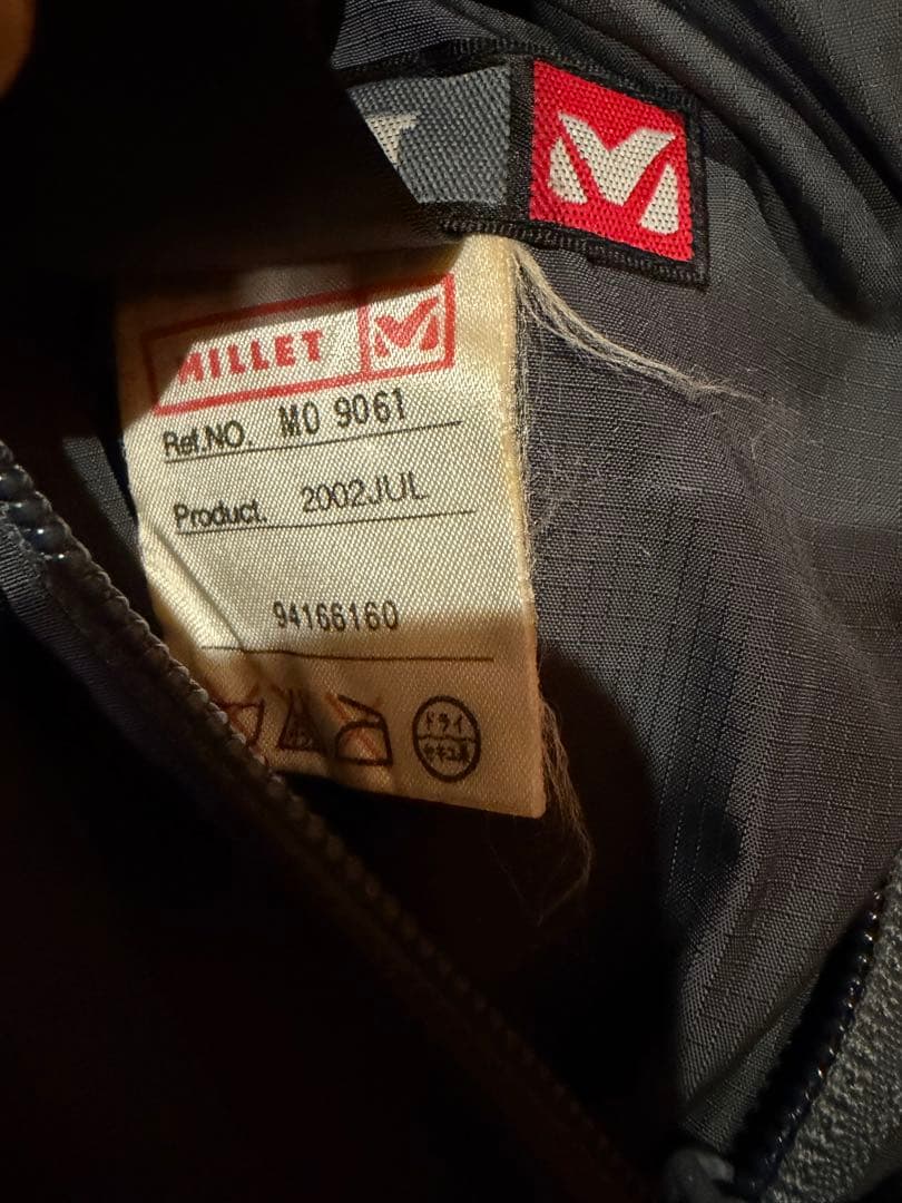 MILLET ミレー　ダウン　旧タグ　サイズM チャコールグレー　レッド