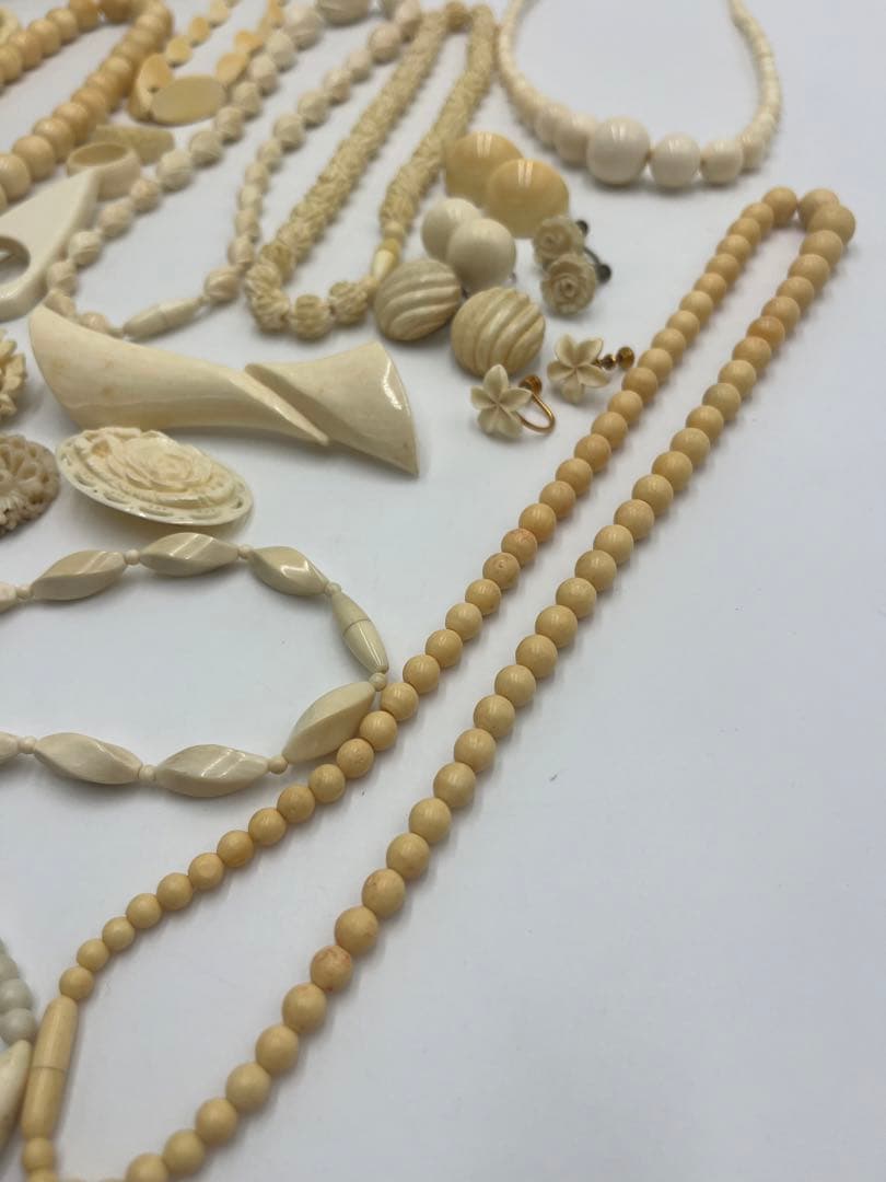 象牙調　象牙風 アクセサリー 約540g 大量 おまとめ ジュエリー　ジャンク