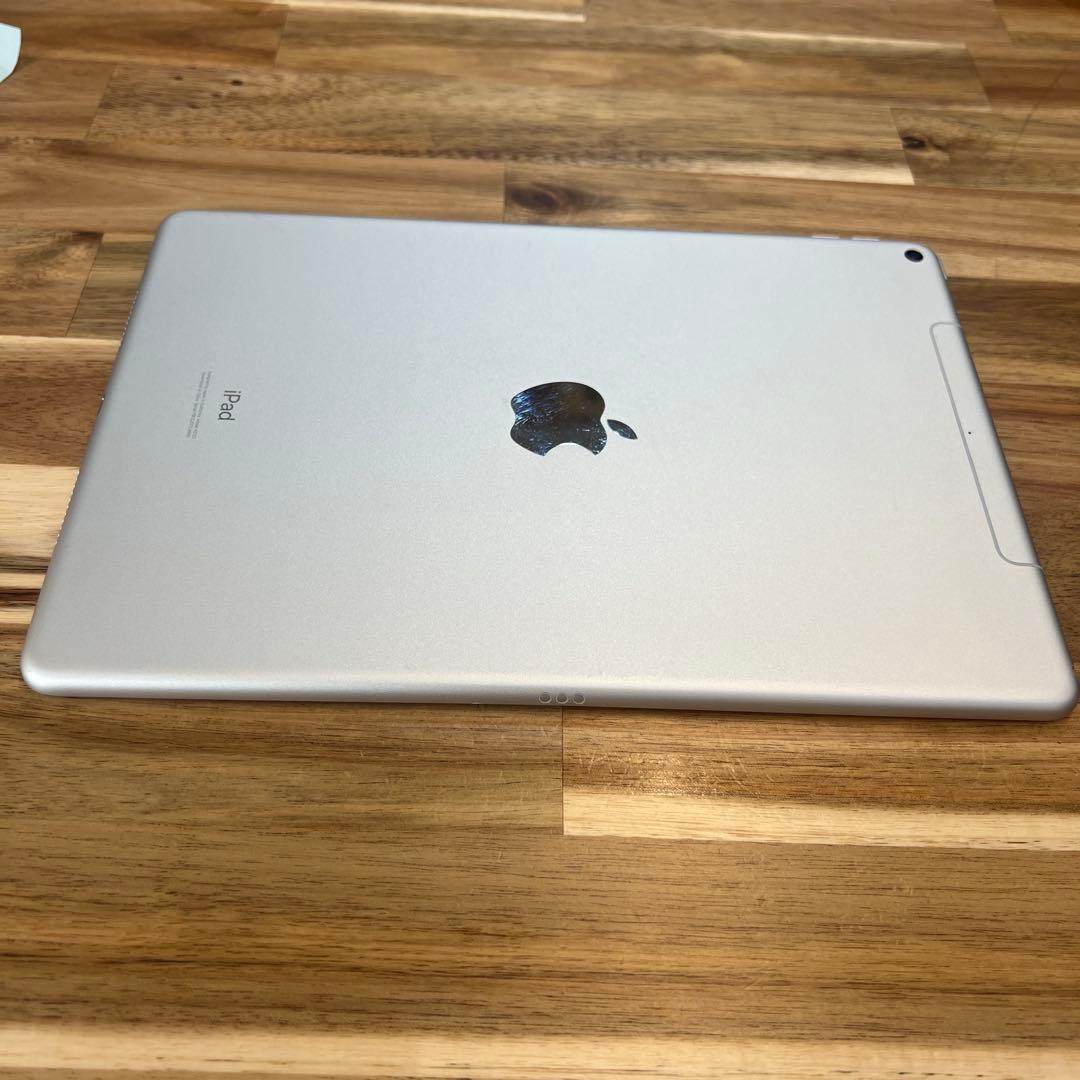 K1380 SIMフリー　iPad Air3 64GB