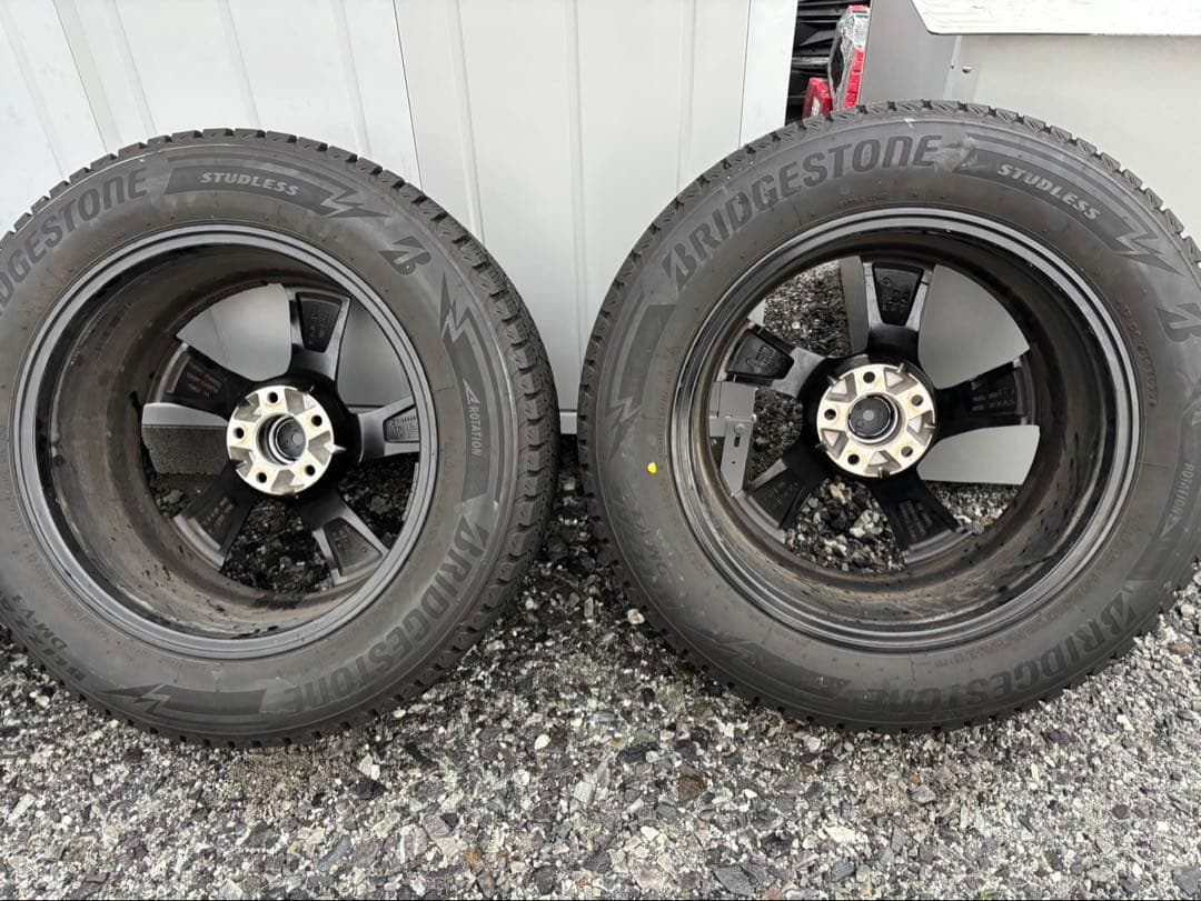 アウディ　スタッドレスタイヤセット　18インチ