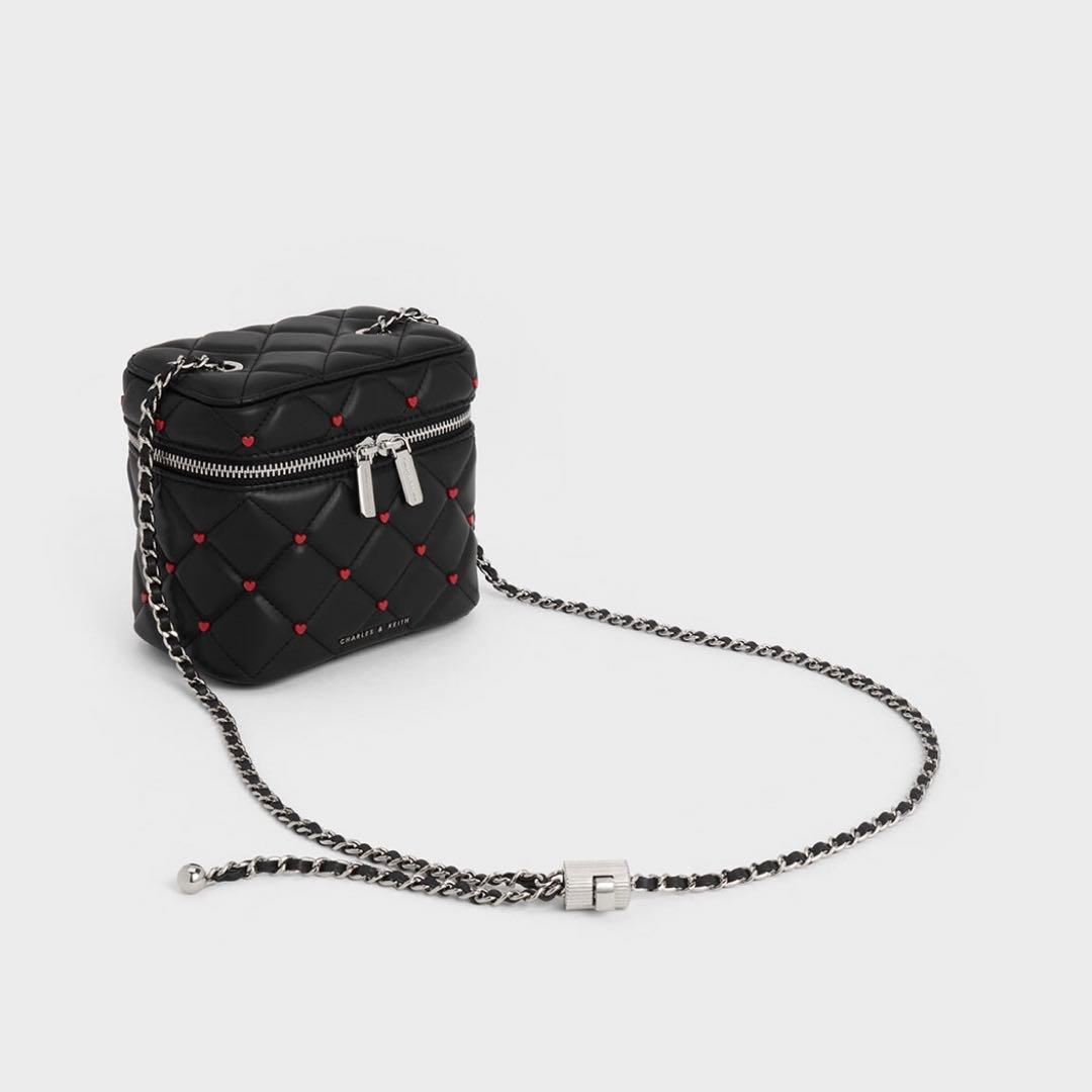 CHARLES & KEITH ネズ キルトハートプリントバッグ